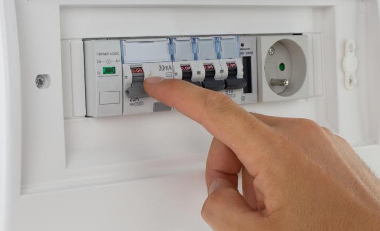 Rénovation électrique à Aubonne, quelles étapes pour une remise aux normes réussie ?